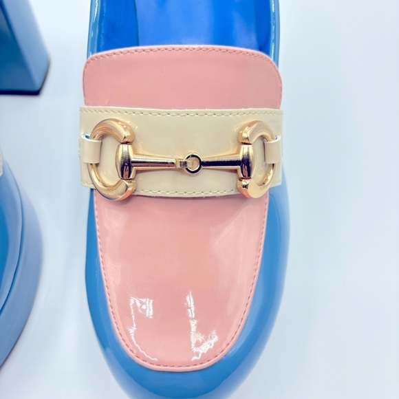 Platform Heels Powder Blue and Pink Pump Gold Chain
Size 7 1/2 - Picture 5 of 10